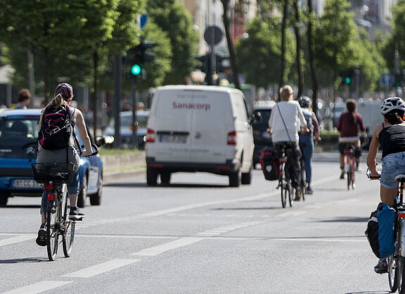 Radfahren in der Stadt.