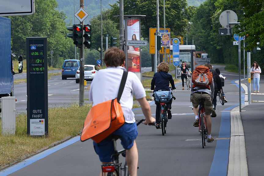 Es gibt bislang nur wenige Radschnellwege, hier Göttingen, in Deutschland. Es gibt bislang nur wenige Radschnellwege, hier Göttingen, in Deutschland.