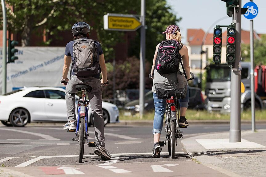 Radverkehr in Berlin steigt 2020 um 14 Prozent an. Radverkehr in Berlin steigt 2020 um 14 Prozent an.