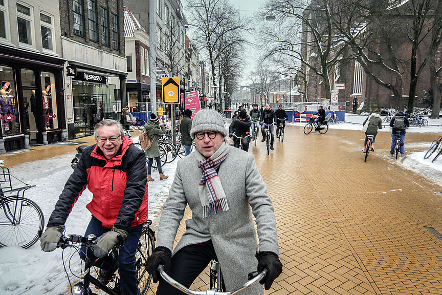 Der stellvertretende ADFC-Bundesvorsitzende Ludger Koopmann und Städtetagspräsident Markus Lewe unterwegs in Groningen Der stellvertretende ADFC-Bundesvorsitzende Ludger Koopmann und Städtetagspräsident Markus Lewe unterwegs in Groningen.